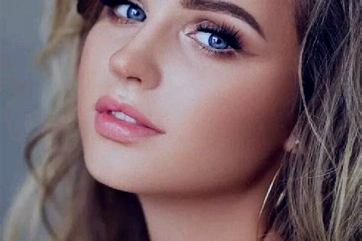 Iris, 33, a dark blonde blue-eyed mediterranean companion based in Daxu. Offering Domination, Roleplay, Travel Companion. Available for incall and outcall, d...