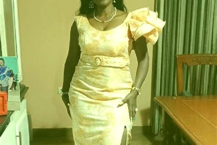 Iris, 33 — Escort in Oshie, Cameroon