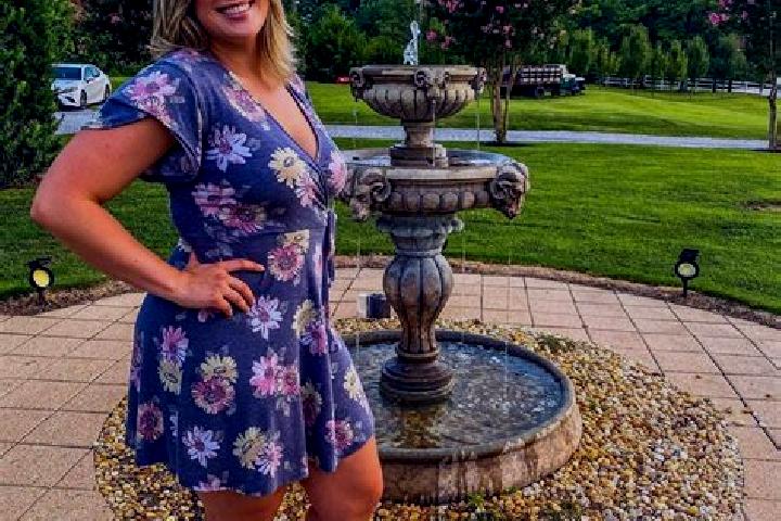 Iris, 33 — Escort in Summerville, United States