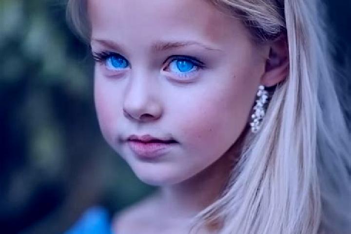 Iris, 34, a blonde blue-eyed caucasian companion based in Ziglo. Offering Travel Companion, Party Girl, A-Level, Tantra, Dinner Date. Available for incall an...