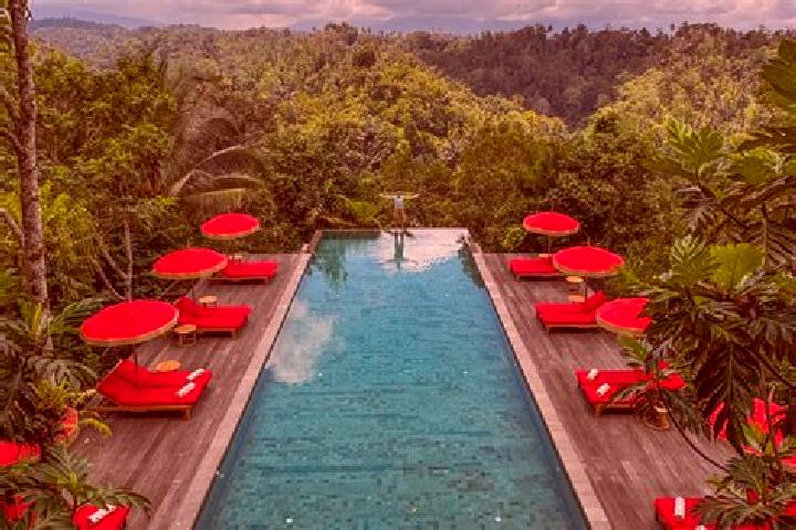 Iris, 34 — Escort in Buahan Tengah, Indonesia