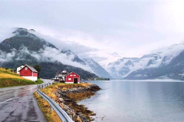 Iris, 34 — Escort in Laerdalsoyri, Norway