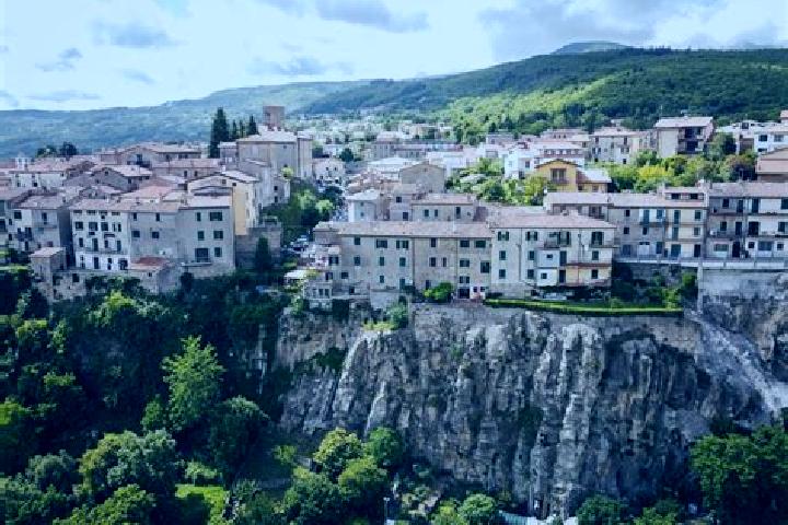 Iris, 34 — Escort in Misterbianco, Italy