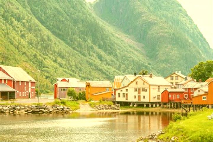 Iris, 34 — Escort in Mosjoen, Norway