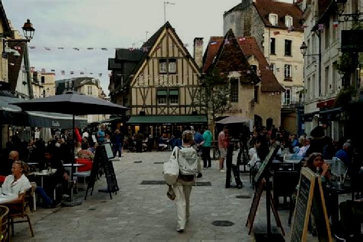 Iris, 35 — Escort in Caen, France