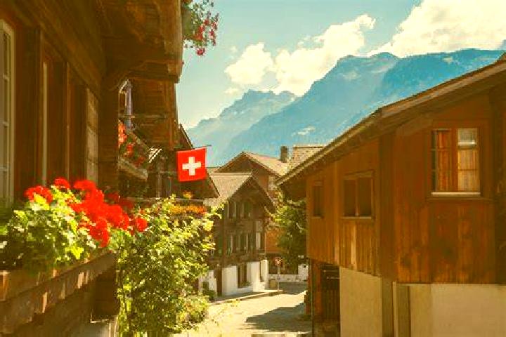 Iris, 35 — Escort in Cazis, Switzerland