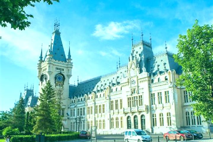 Iris, 35 — Escort in Draghinesti, Romania