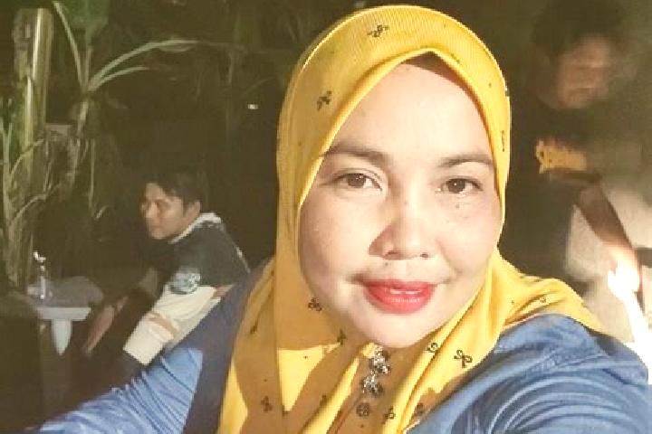 Iris, 35 — Escort in Pandan Niog, Philippines