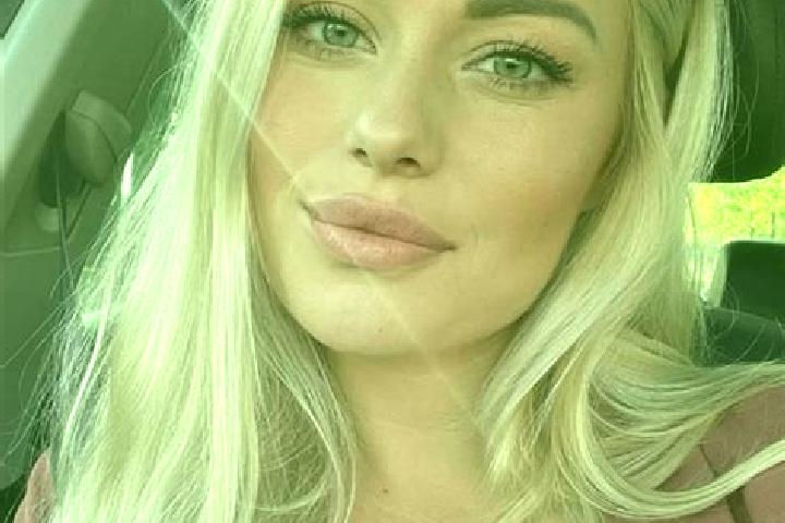 Iris, 36, a blonde hazel-eyed european companion based in Berkane. Offering Couples, Massage, Girlfriend Experience, BDSM, OWO. Available for incall and outc...