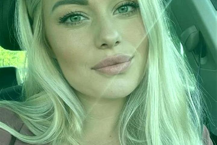 Iris, 36, a blonde hazel-eyed slavic companion based in Poienile. Offering Travel Companion, 69, Massage, Prostate Massage. Available for incall and outcall,...