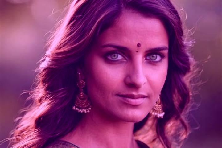 Iris, 36, a brunette green-eyed indian companion based in Pochep. Offering Domination, Prostate Massage, Erotic Massage, Roleplay. Available for incall and o...