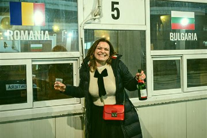 Iris, 36 — Escort in Dudu, Romania
