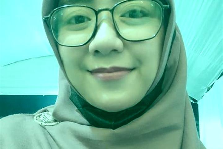 Iris, 36 — Escort in Wates, Indonesia