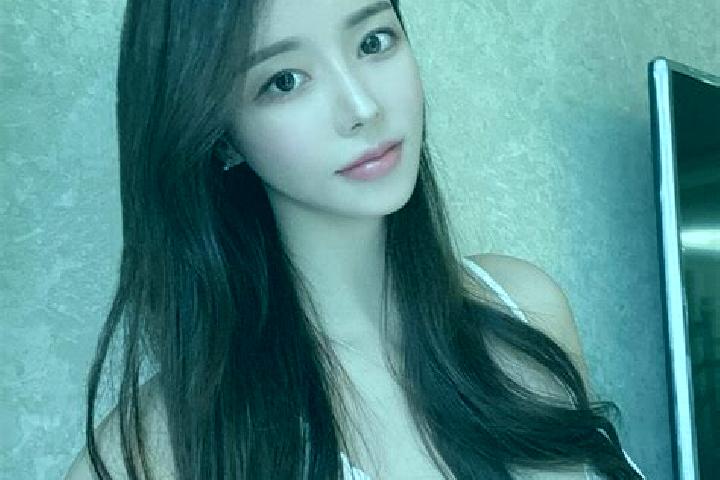 Iris, 36 — Escort in Xiandu, China