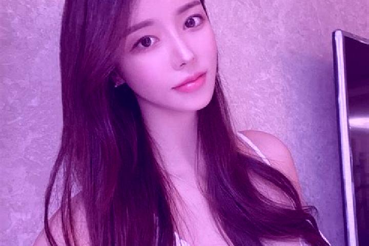 Iris, 36 — Escort in Xiaosi, China