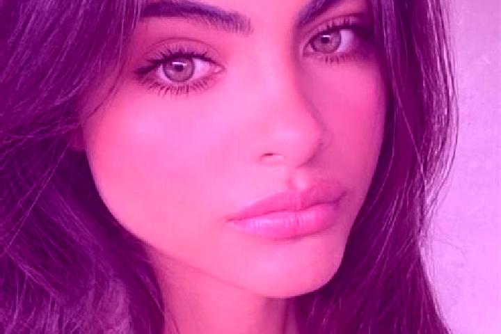 Iris, 37, a brunette green-eyed latina companion based in Barsestii de Sus. Offering Massage, OWO, Travel Companion. Available for incall and outcall, overni...