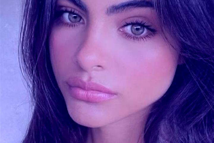 Iris, 37, a brunette green-eyed latina companion based in Kalachinsk. Offering GFE, Domination, Party Girl, Massage, Couples. Available for incall and outcal...