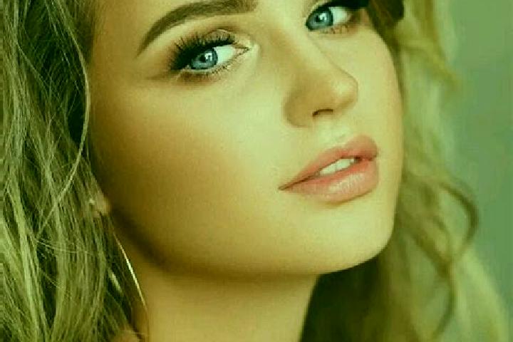 Iris, 37, a dark blonde blue-eyed indian companion based in Livingston. Offering 69, A-Level, Erotic Massage, Girlfriend Experience. Available for incall and...