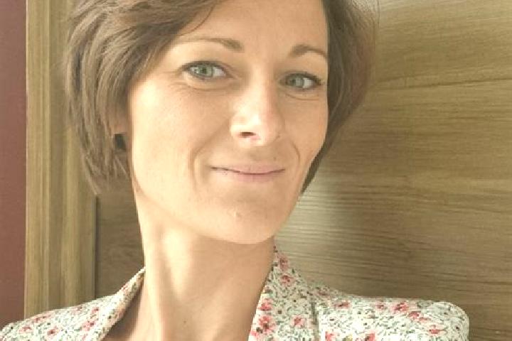 Iris, 37 — Escort in Hon-Hergies, France