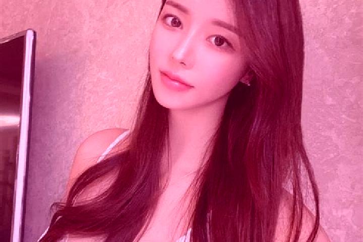 Iris, 37 — Escort in Honghu, China