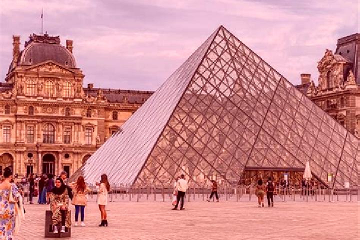 Iris, 37 — Escort in Paris 01 Louvre, France