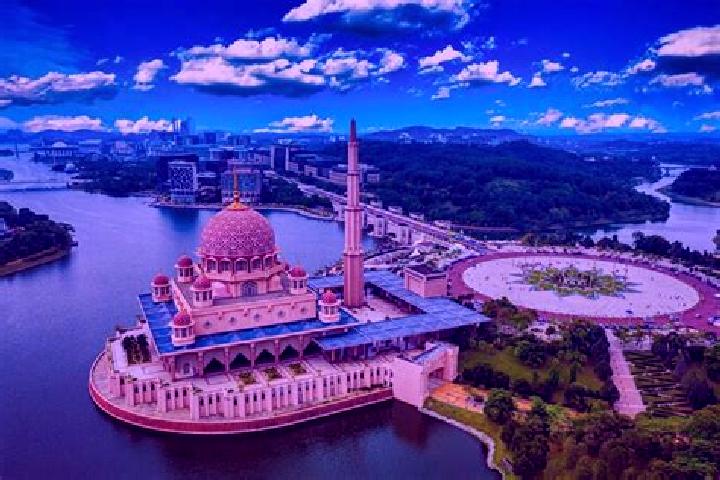 Iris, 37 — Escort in Putrajaya, Malaysia