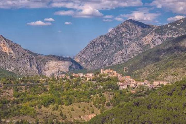 Iris, 37 — Escort in Serra San Quirico, Italy