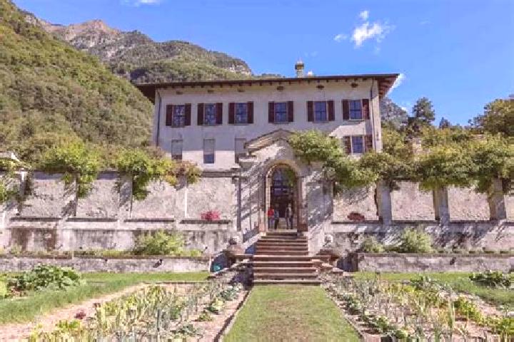 Iris, 37 — Escort in Villa di Chiavenna, Italy
