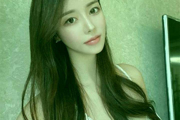 Iris, 37 — Escort in Yeliguan, China