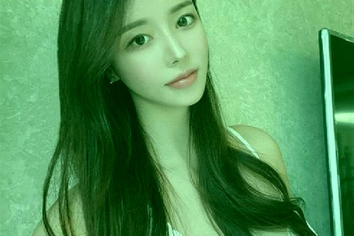 Iris, 37 — Escort in Zhongzuiling, China
