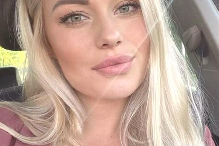 Iris, 38, a blonde hazel-eyed middle eastern companion based in Hamilton Hill. Offering OWO, Massage, 69. Available for incall and outcall, overnight booking...