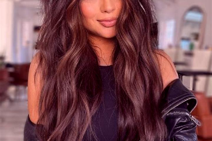 Iris, 38, a brunette dark-eyed ebony companion based in Madrano-Canzolino. Offering GFE, OWO, Erotic Massage, Travel Companion, Duos. Available for incall an...