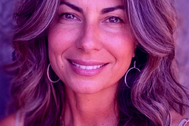 Iris, 38, a brunette grey-eyed latina companion based in Moglanesti. Offering BDSM, Duos, Overnight, 69. Available for incall and outcall, overnight bookings...