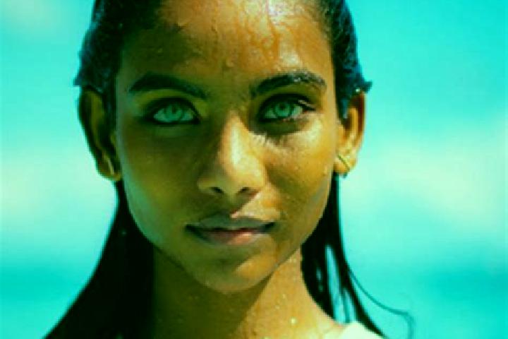 Iris, 38, a red blue-eyed indian companion based in Agapia. Offering OWO, Couples, Fetish. Available for incall and outcall, day and evening dates.