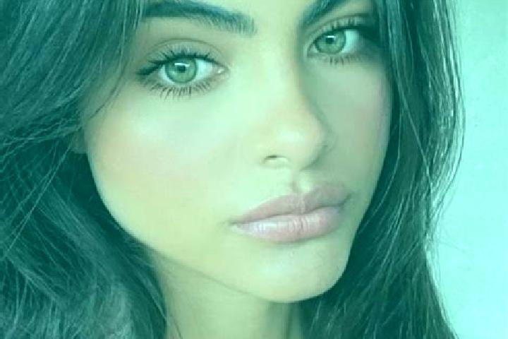 Iris, 38, a red dark-eyed indian companion based in Doubleview. Offering Striptease, Party Girl, Couples, BDSM. Available for incall and outcall, overnight b...