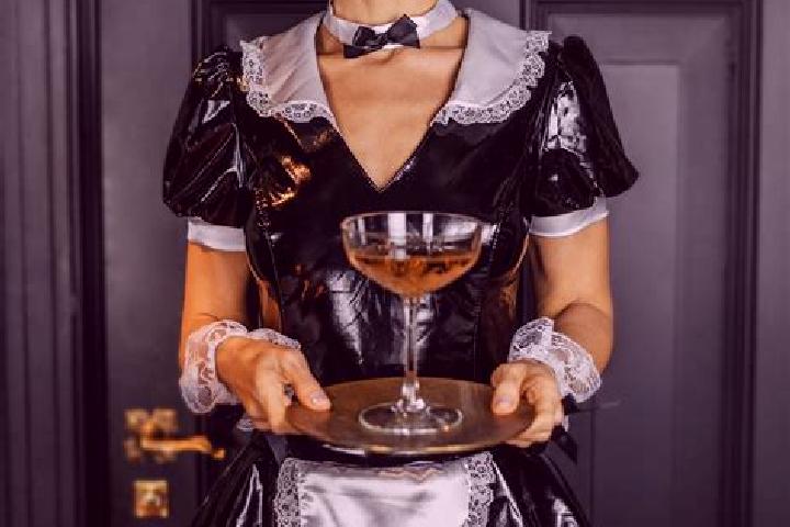 Iris, 38, a red grey-eyed european companion based in La Lira. Offering 69, A-Level, BDSM. Available for incall and outcall, overnight bookings available.