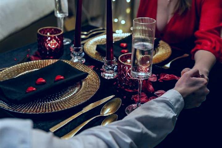 Iris, 38, a red hazel-eyed ebony companion based in Daryapur. Offering Domination, Couples, Duos, A-Level, Dinner Date. Available for incall and outcall, day...