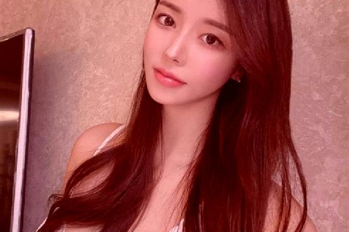 Iris, 38 — Escort in Dongxiang, China