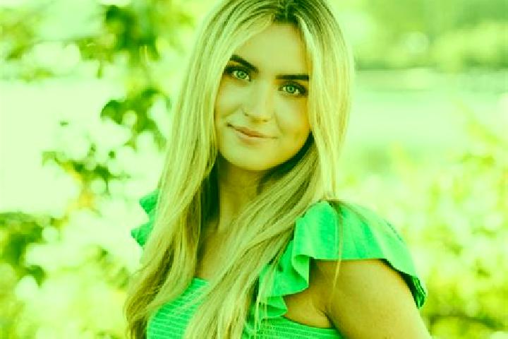 Iris, 38 — Escort in Edina, United States