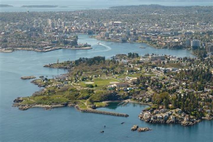 Iris, 38 — Escort in Esquimalt, Canada