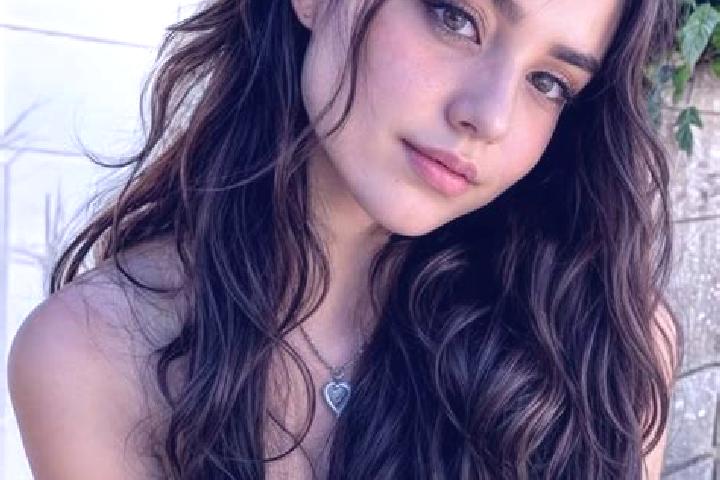 Iris, 39, a black hazel-eyed mediterranean companion based in Lemont. Offering Couples, OWO, Roleplay. Available for incall and outcall, overnight bookings a...