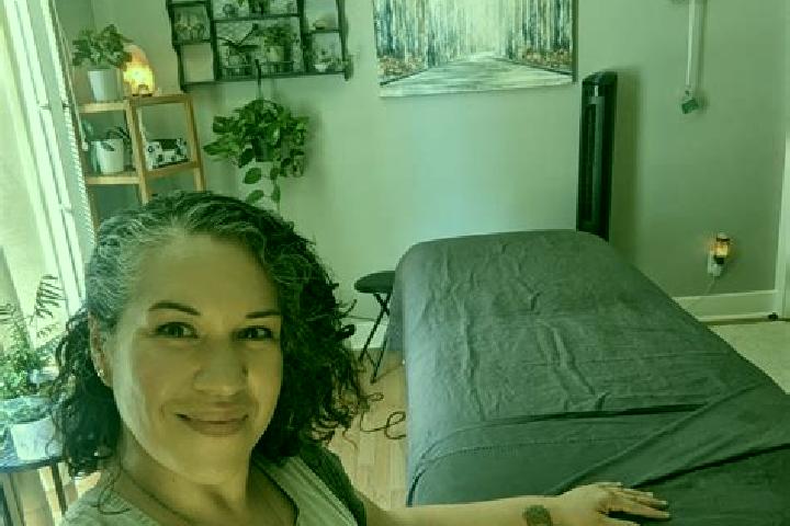 Iris, 39, a brunette grey-eyed ebony companion based in Chevagnes. Offering 69, Erotic Massage, Roleplay. Available for incall and outcall, day and evening d...