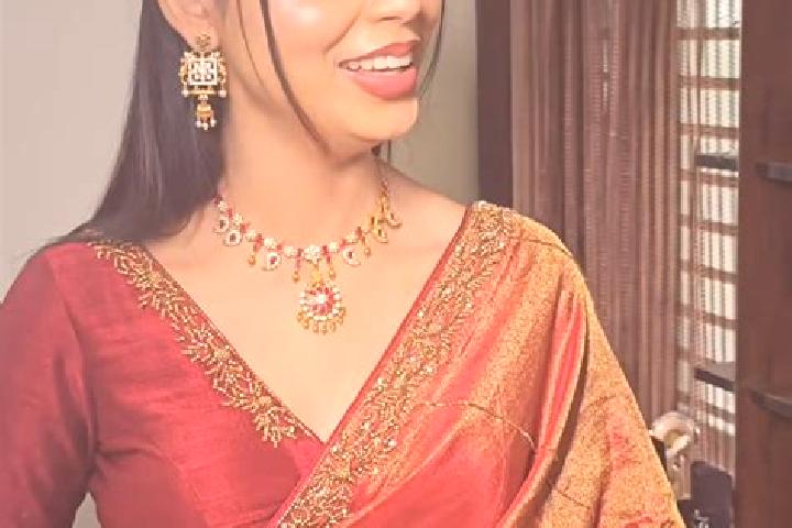 Iris, 39 — Escort in Kharod, India