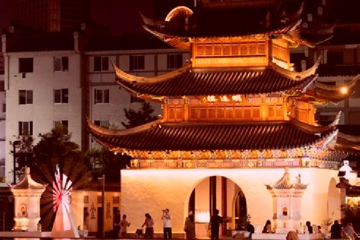Iris, 39 — Escort in Nanjing, China