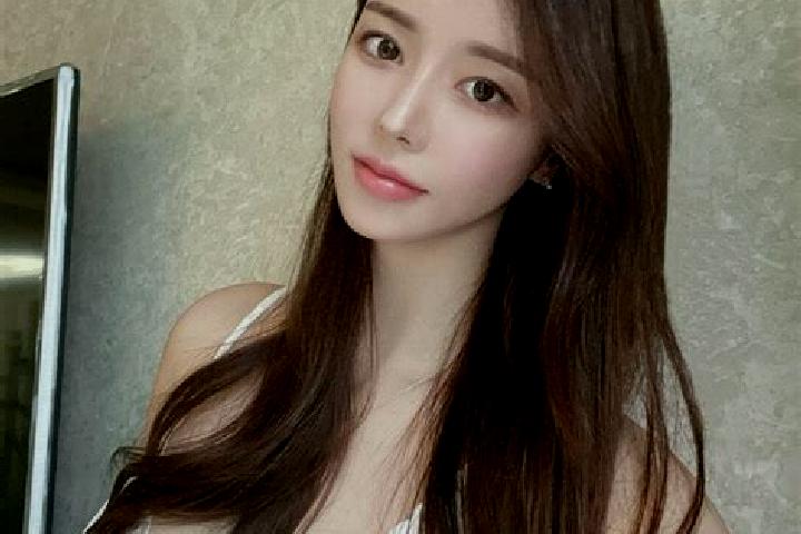 Iris, 39 — Escort in Shuangyu, China