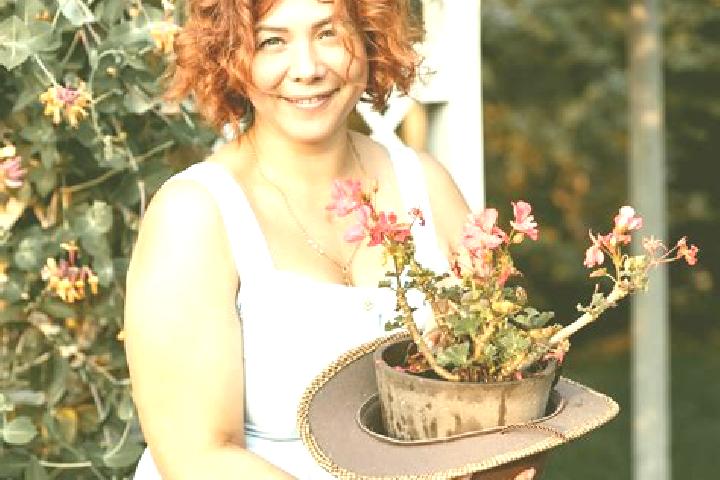 Iris, 39 — Escort in Vorzel, Ukraine