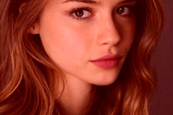 Isabella, 20, a auburn hazel-eyed latina companion based in Megati Kelod. Offering CIM, Girlfriend Experience, Roleplay, Massage, Couples. Available for inca...