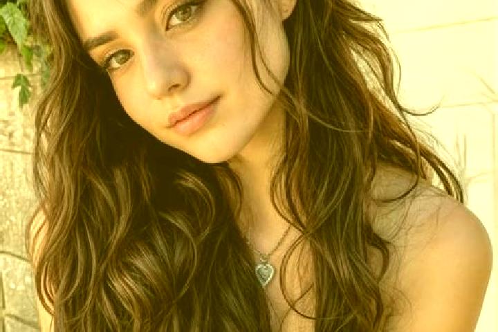 Isabella, 20, a auburn hazel-eyed middle eastern companion based in Clans. Offering OWO, Prostate Massage, Roleplay, Fetish. Available for incall and outcall...