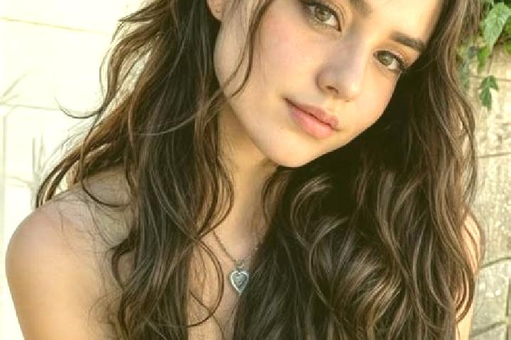 Isabella, 20, a black brown-eyed asian companion based in Grandate. Offering Party Girl, GFE, A-Level. Available for incall and outcall, day and evening dates.
