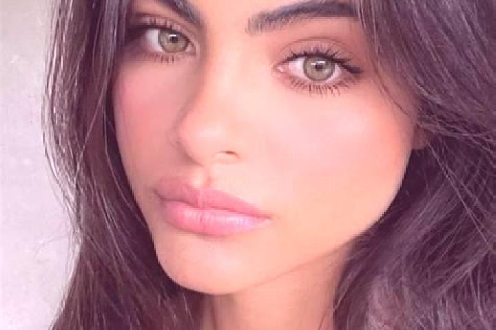 Isabella, 20, a dark blonde hazel-eyed caucasian companion based in Vydrany. Offering Striptease, 69, Duos. Available for incall and outcall, overnight booki...